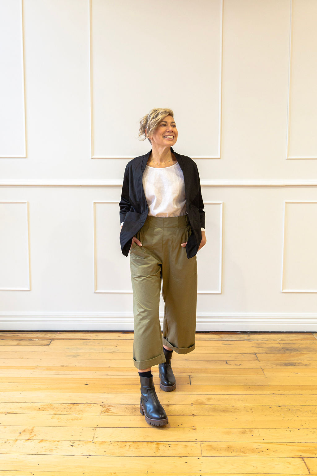 Gwen Cropped Jacket - Black