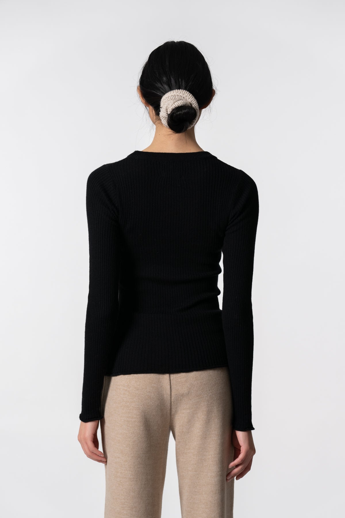 MERINO Fitted Rib Sweater - Black